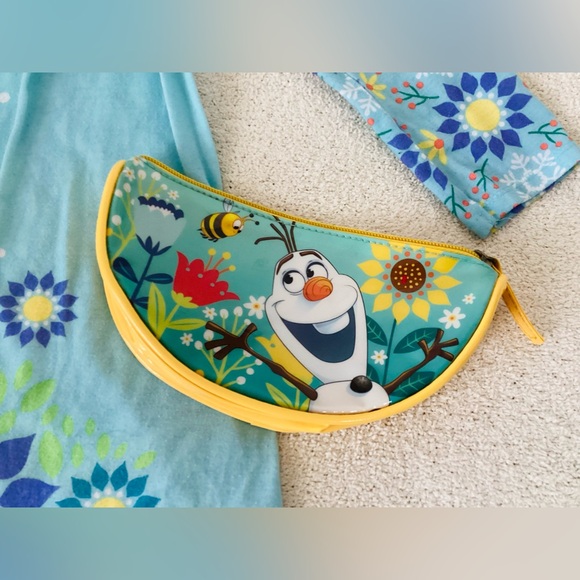 Disney Store Frozen long sleeve gown girls plus a case - Picture 3 of 7